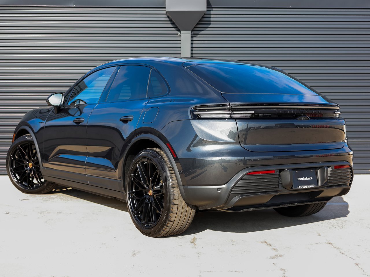 New 2025 Porsche Macan 4 Electric image 3