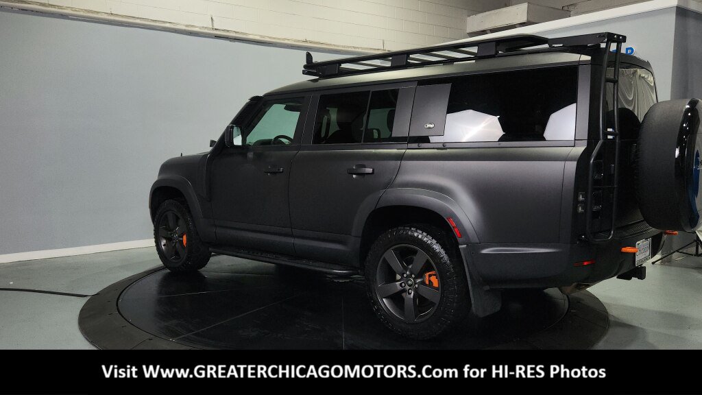 Used 2023 Land Rover Defender 130 SE AWD/4WD image 9