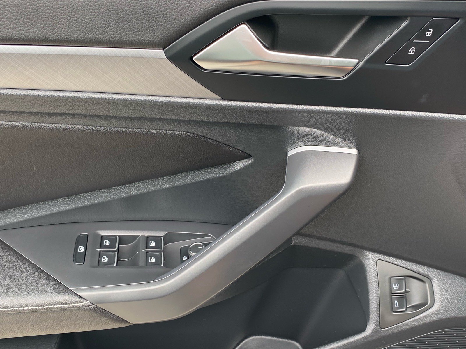 Certified 2023 Volkswagen Jetta SE FWD image 20