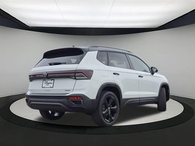 New 2025 Volkswagen Taos SE image 7