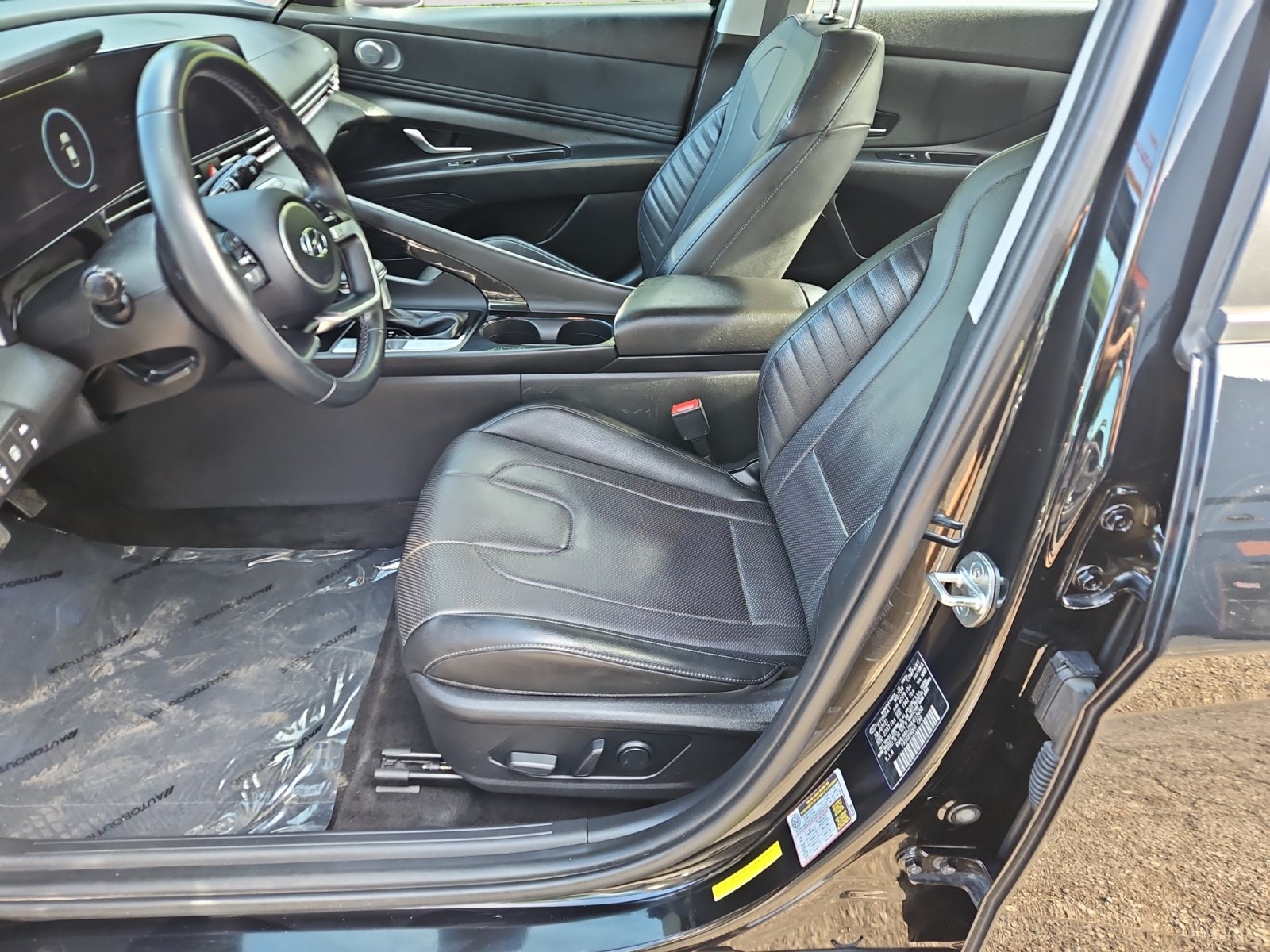 Used 2022 Hyundai Elantra Limited w/ Cargo Package FWD image 9