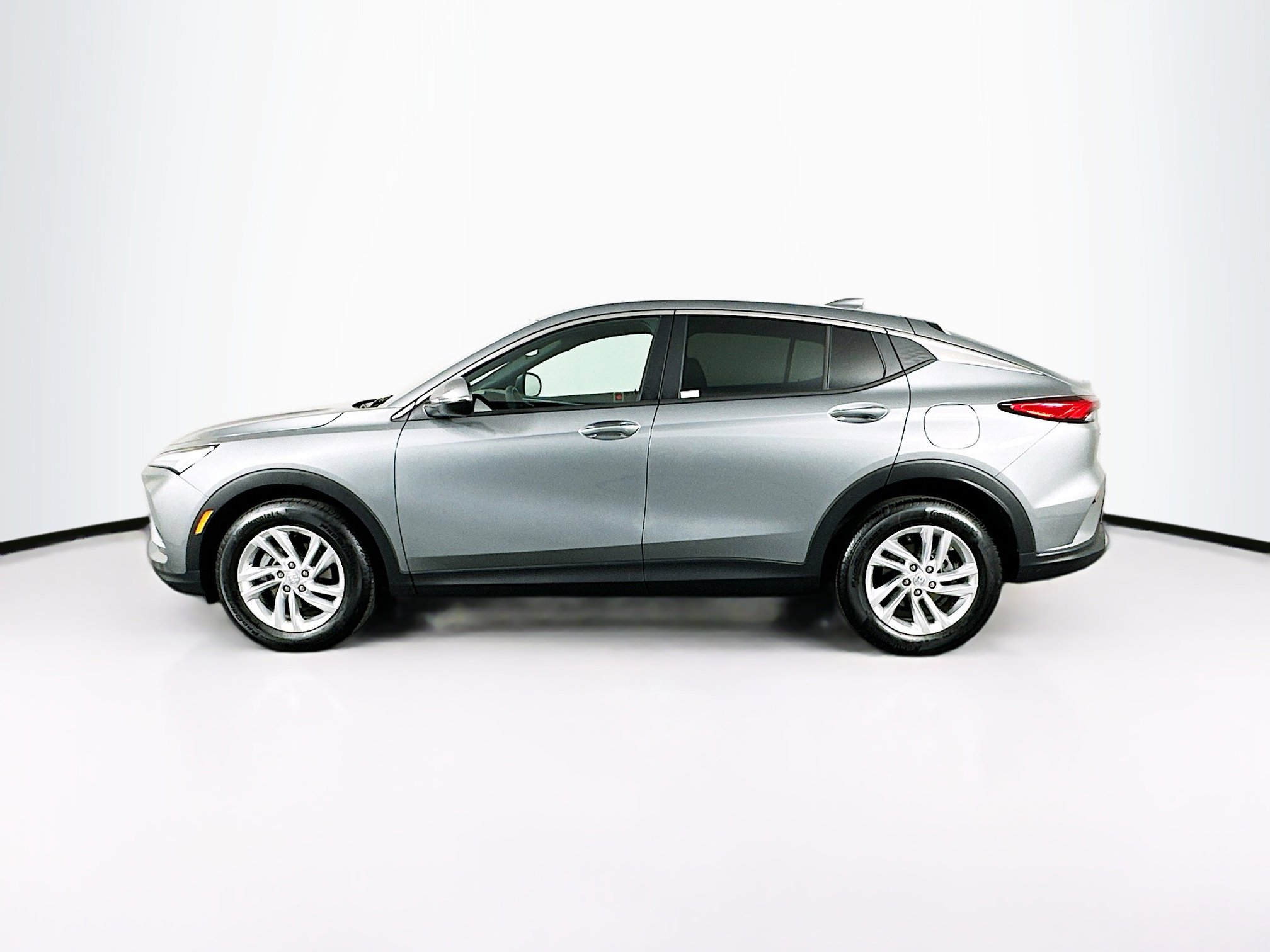 Used 2025 Buick Envista Preferred image 4