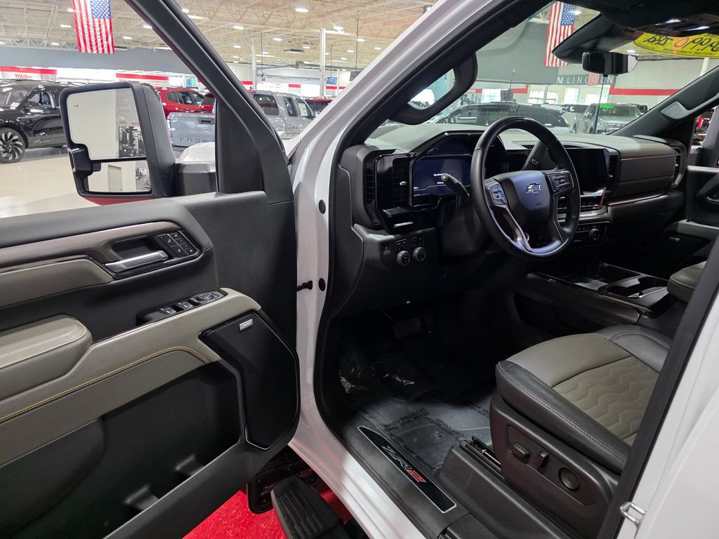 Certified 2024 Chevrolet Silverado 2500 ZR2 w/ Technology Package AWD/4WD image 11