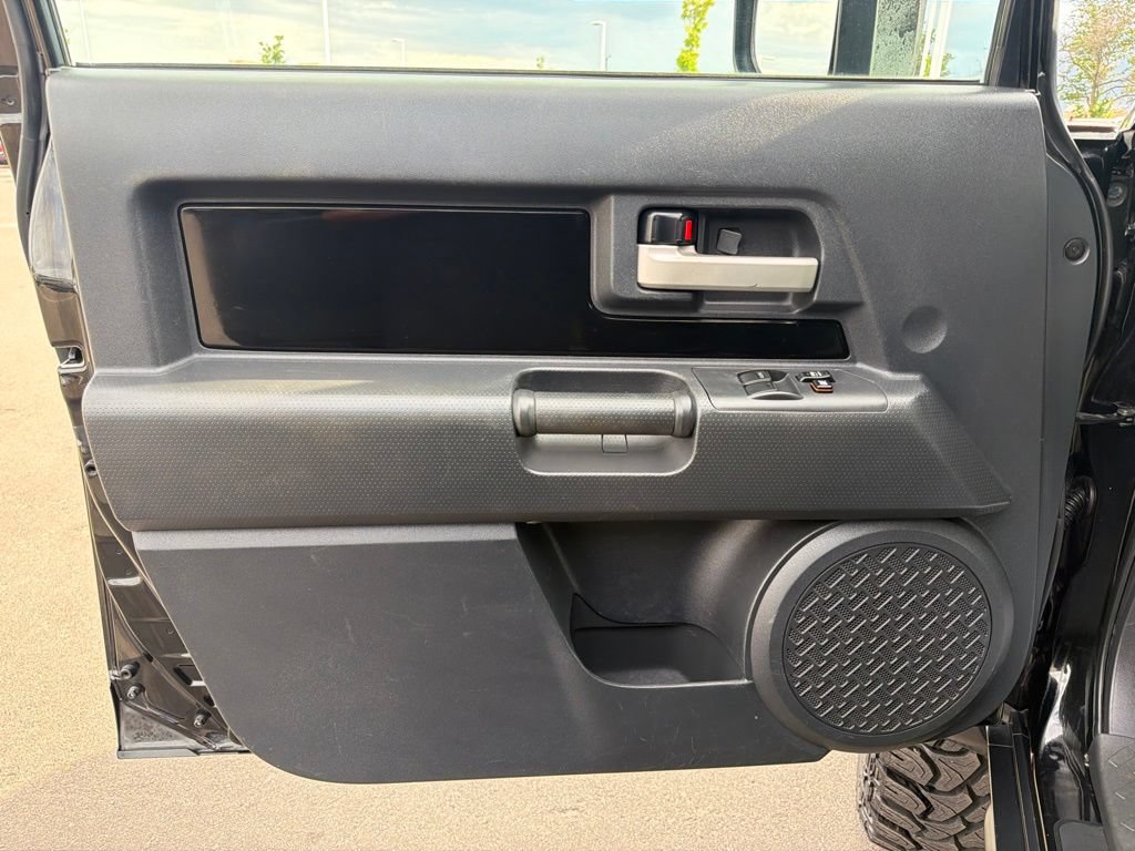 Used 2007 Toyota FJ Cruiser 4WD w/ Upgrade Pkg 2 image 18