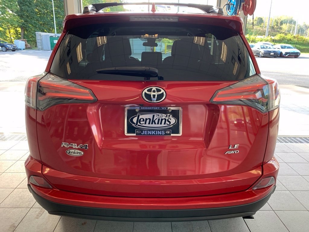 Used 2017 Toyota RAV4 LE AWD/4WD image 12