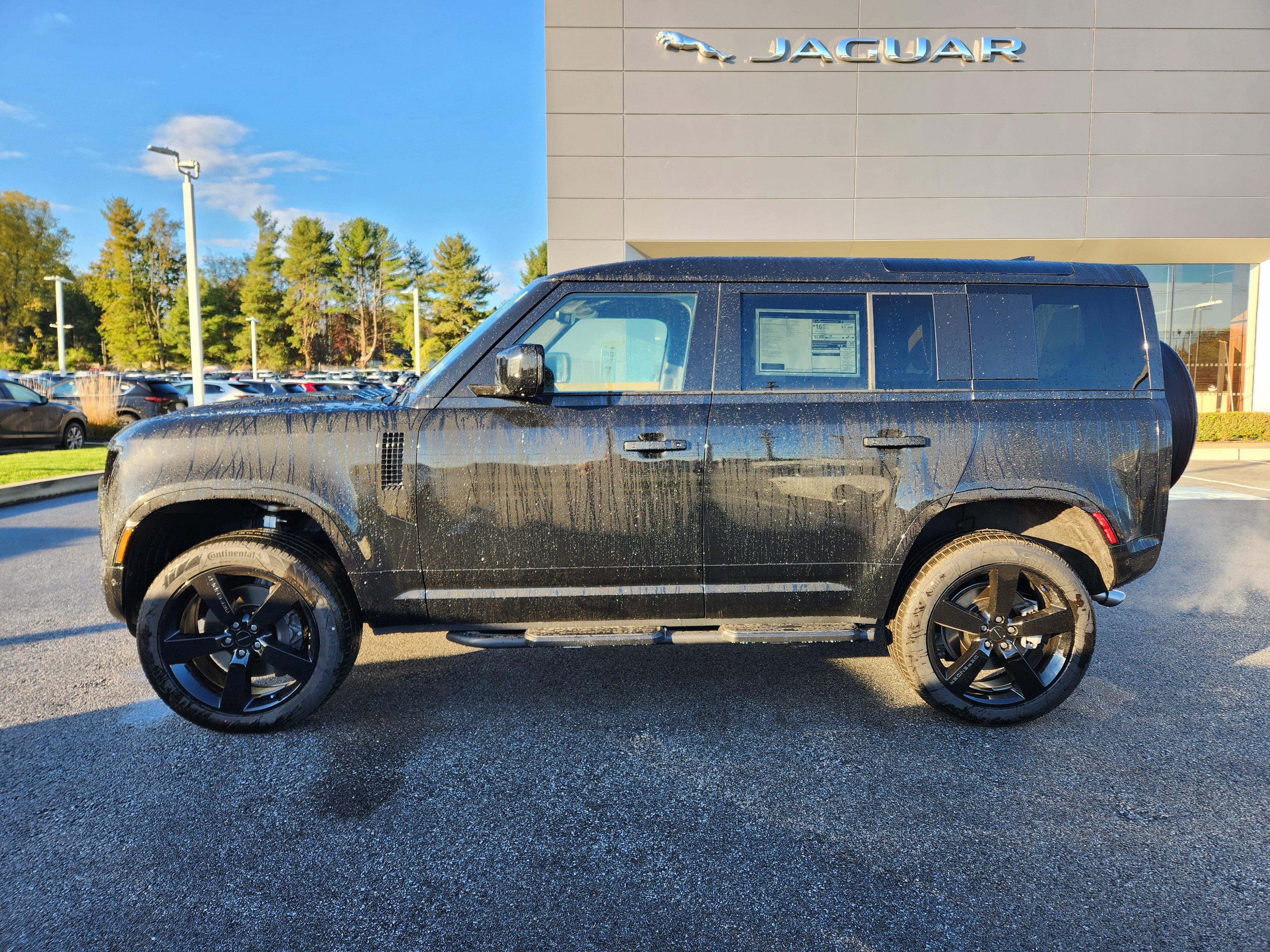 New 2026 Land Rover Defender 110 X-Dynamic SE image 5