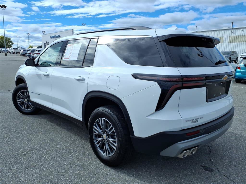 Used 2026 Chevrolet Traverse LT w/ Driver Confidence Package FWD image 6