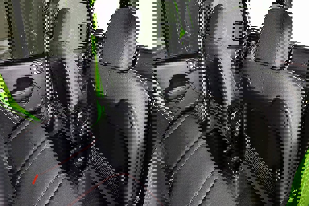 Used 2025 Jeep Wrangler Unlimited Rubicon image 38