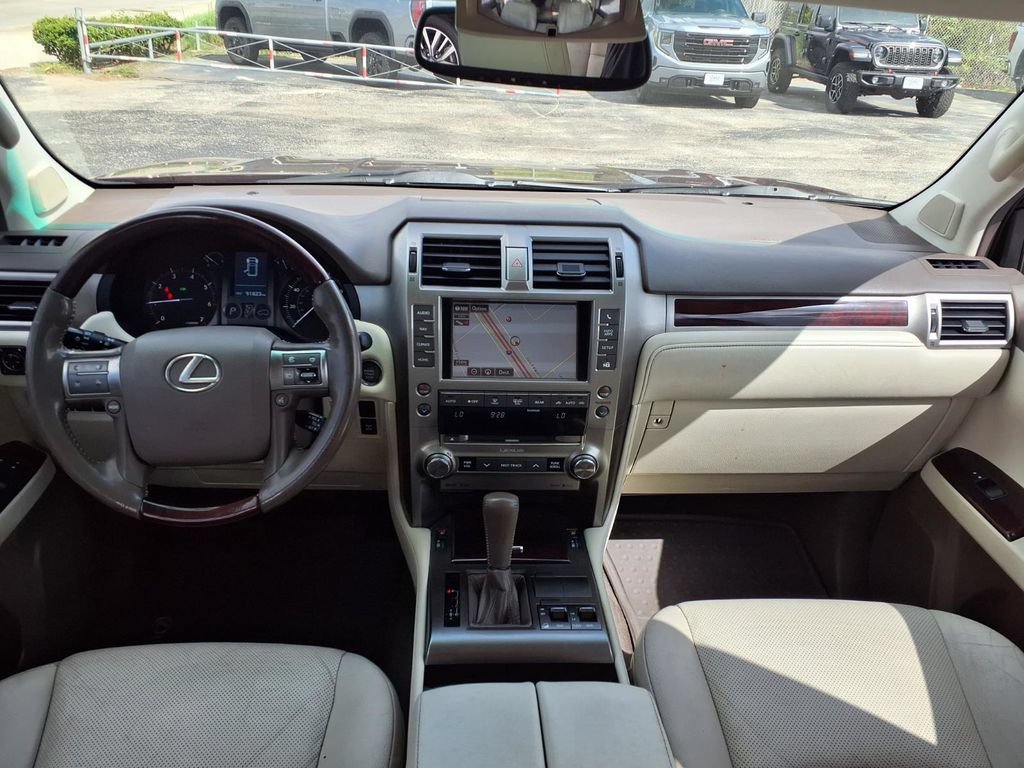 Used 2016 Lexus GX 460 w/ Premium Package AWD/4WD image 3