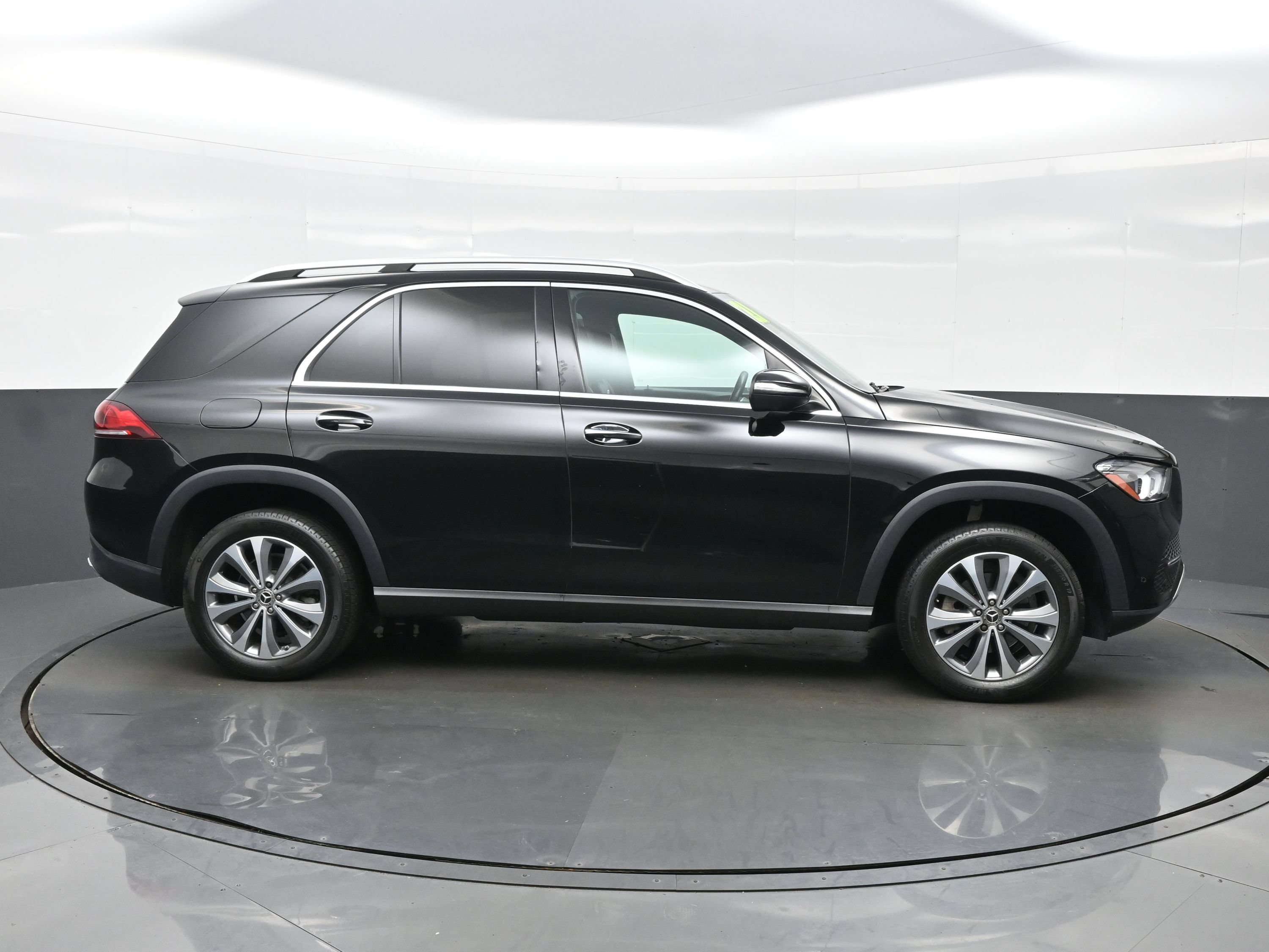 Used 2021 Mercedes-Benz GLE 350 w/ Premium Package image 7