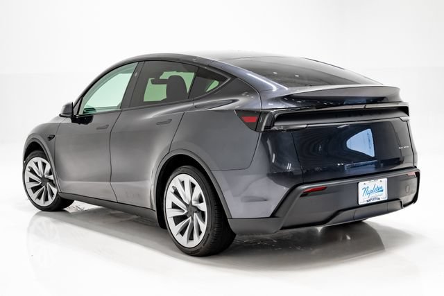 Used 2026 Tesla Model Y AWD image 26
