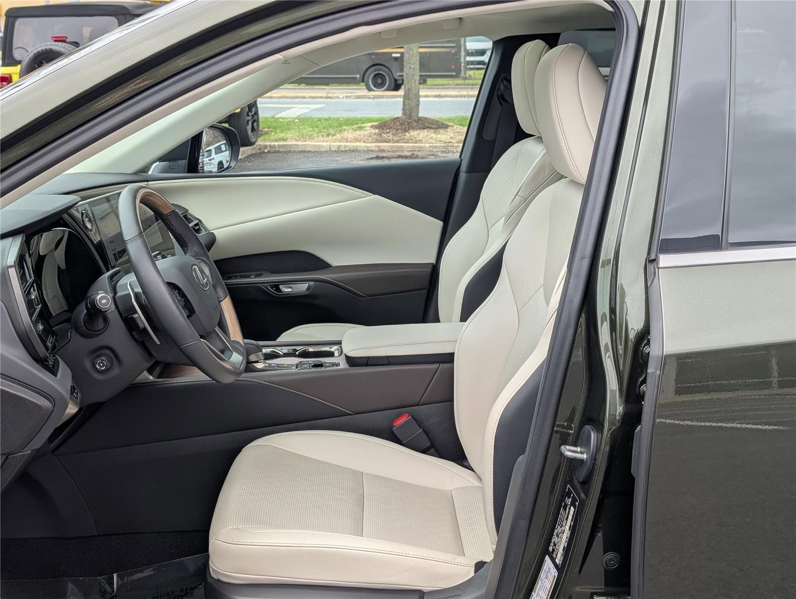 Used 2024 Lexus RX 350 w/ Convenience Package image 16