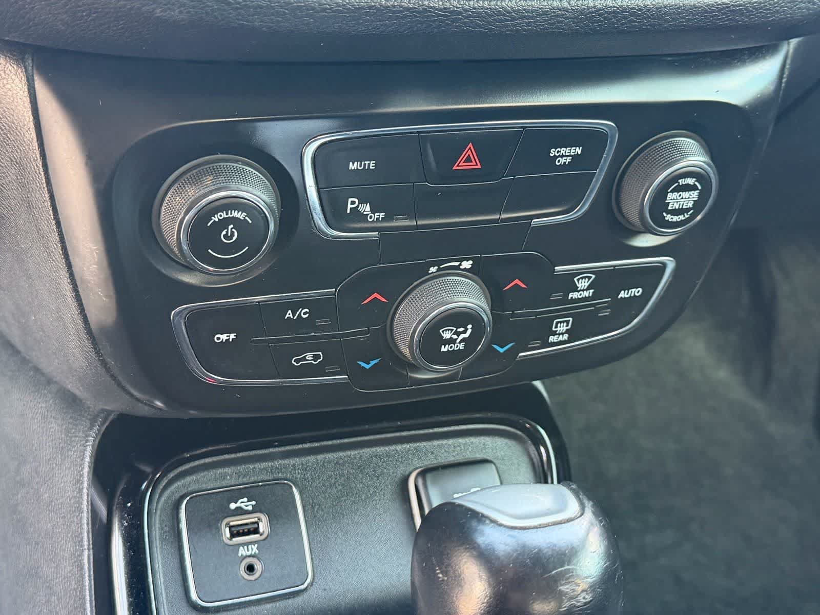 Used 2018 Jeep Compass Limited w/ Navigation Group FWD image 24