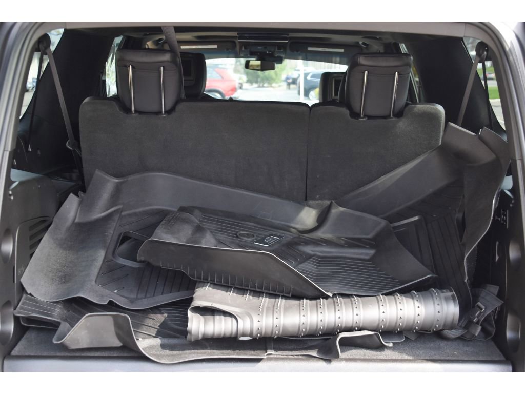 Used 2019 Cadillac Escalade ESV Platinum RWD image 25