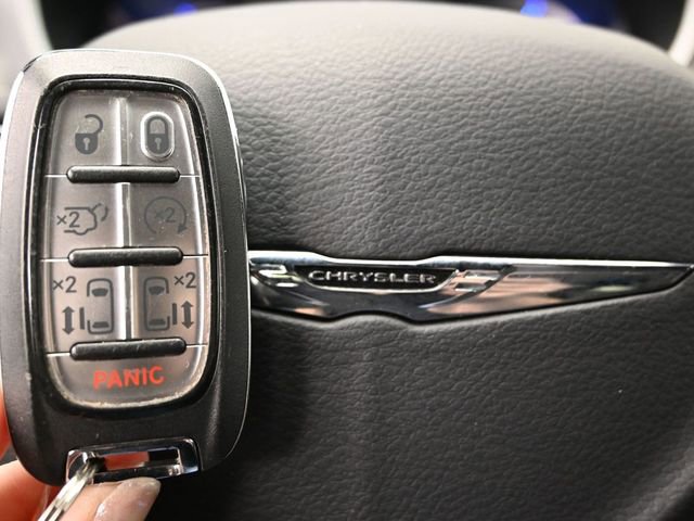 Certified 2024 Chrysler Pacifica Select image 45