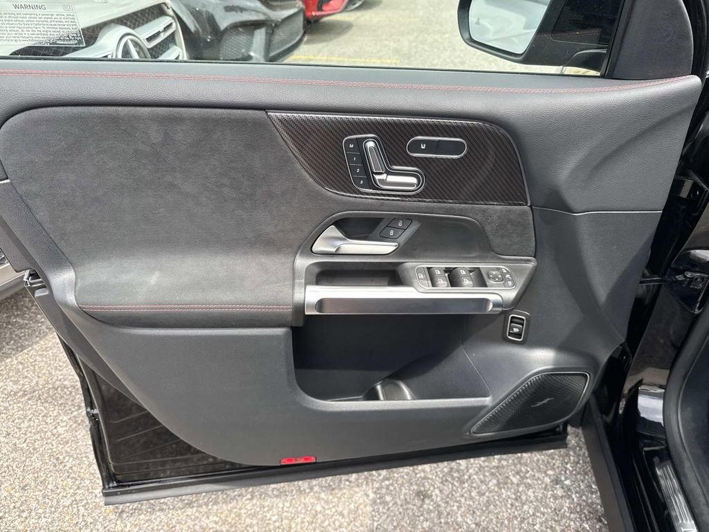 Used 2025 Mercedes-Benz GLB 250 image 19