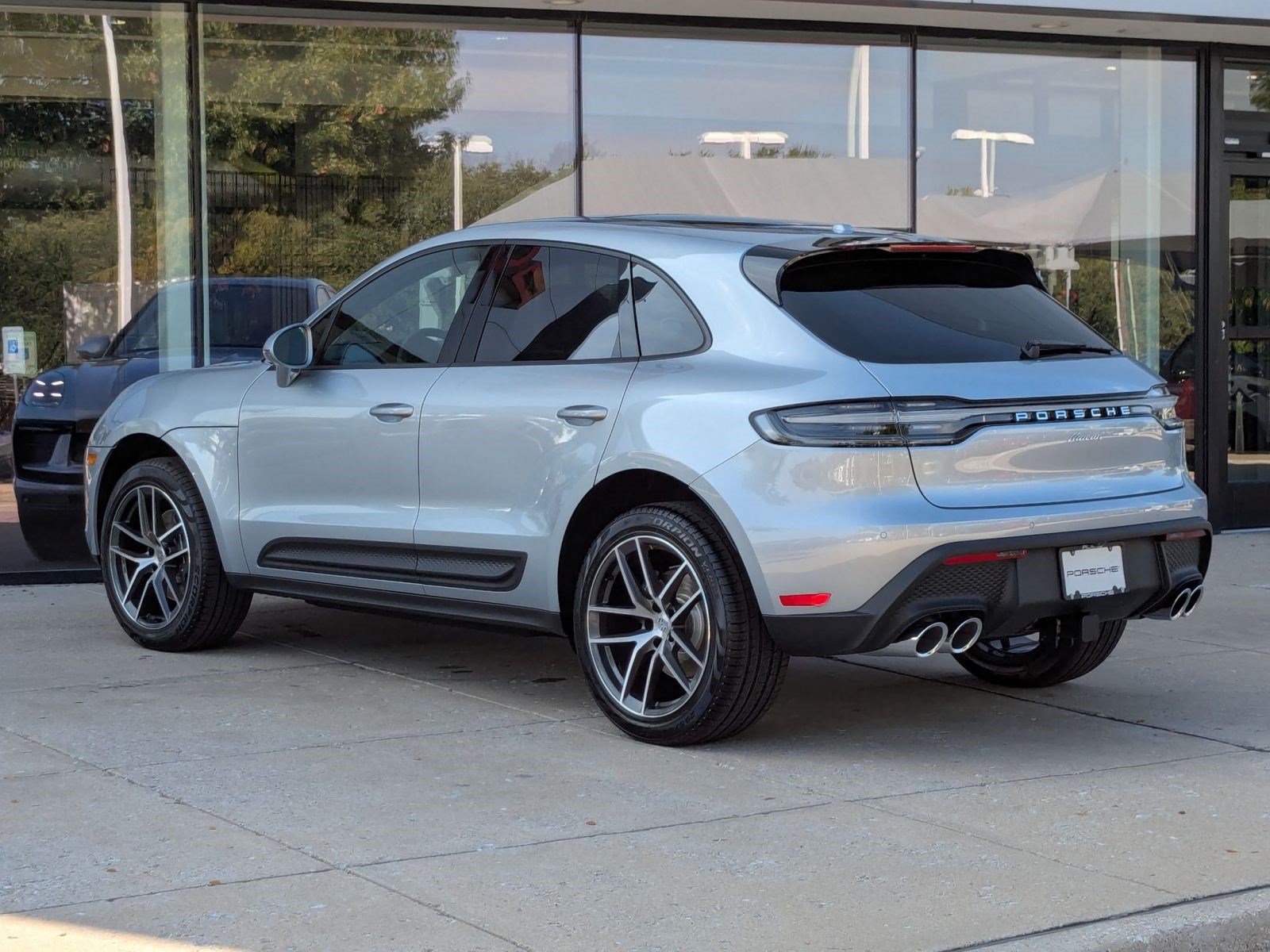 Certified 2026 Porsche Macan AWD/4WD video 3
