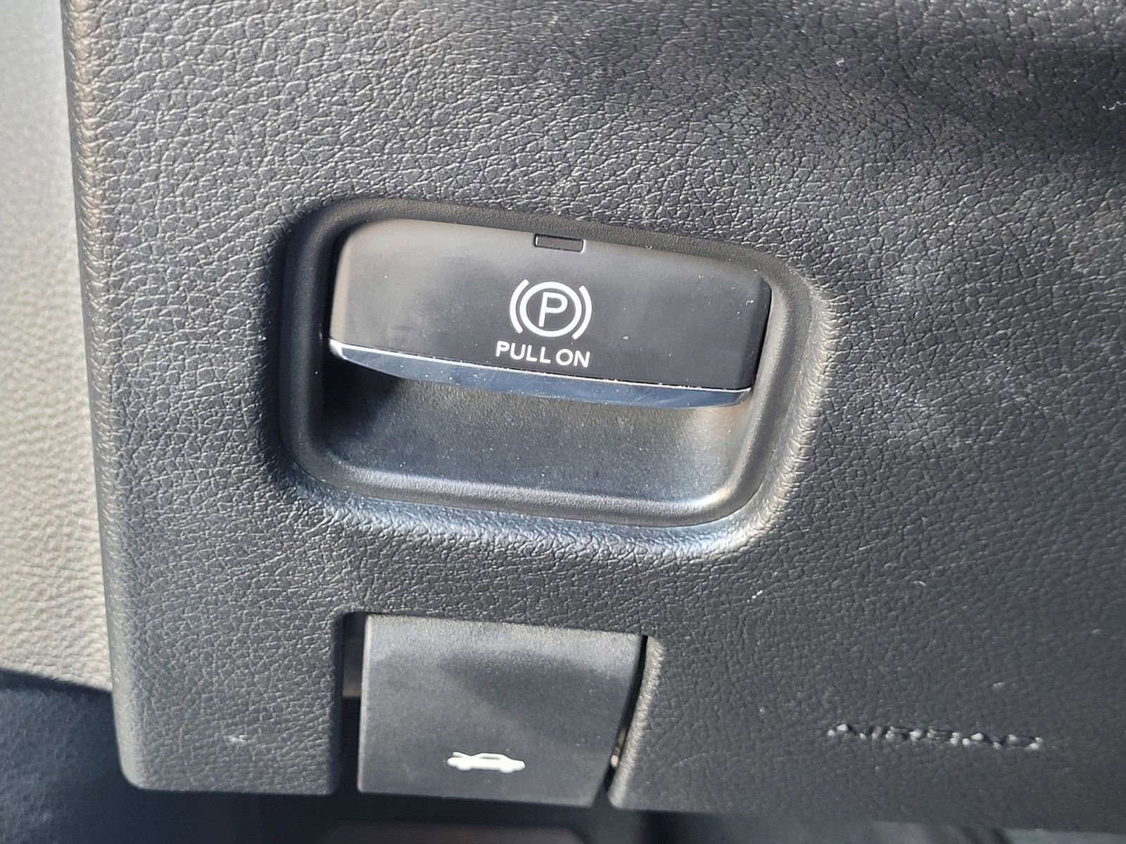 Used 2023 Jeep Grand Cherokee L Laredo image 30