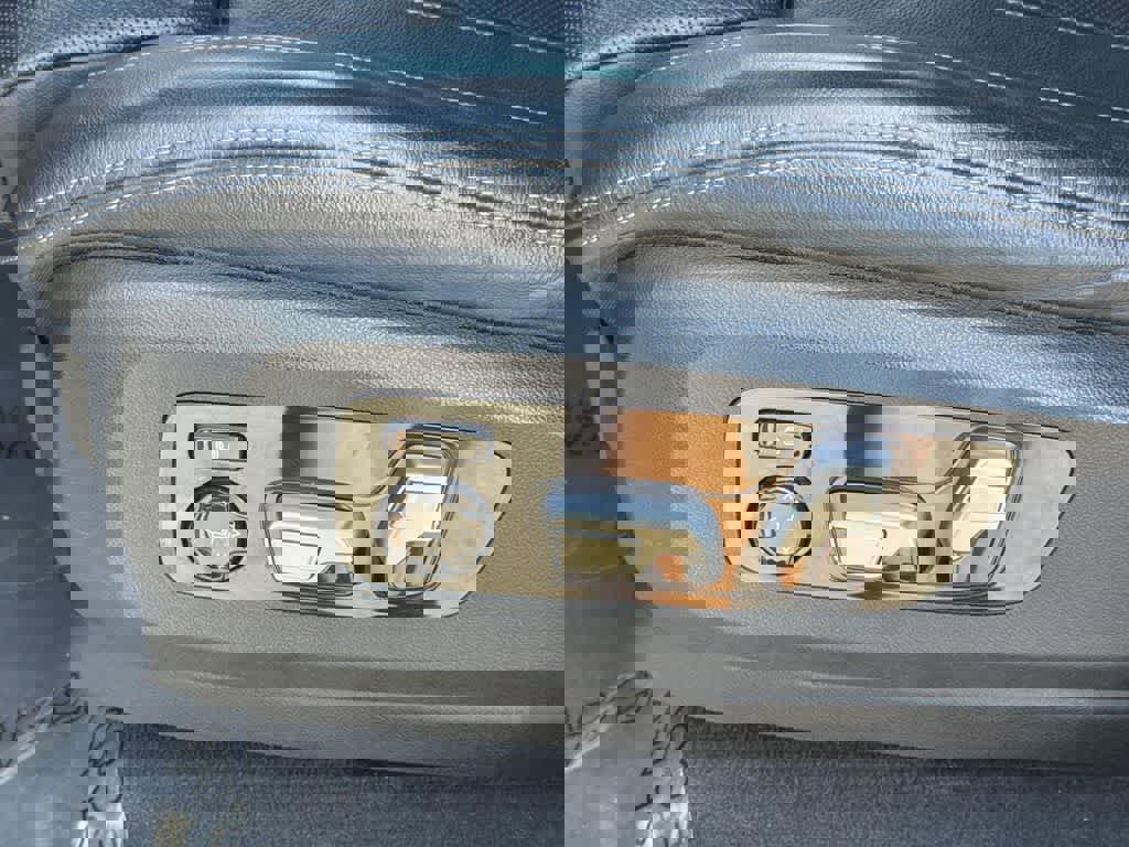 Used 2021 BMW X5 M50i w/ Executive Package image 27