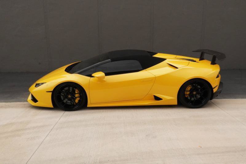 Used 2016 Lamborghini Huracan LP 610-4 AWD/4WD image 2