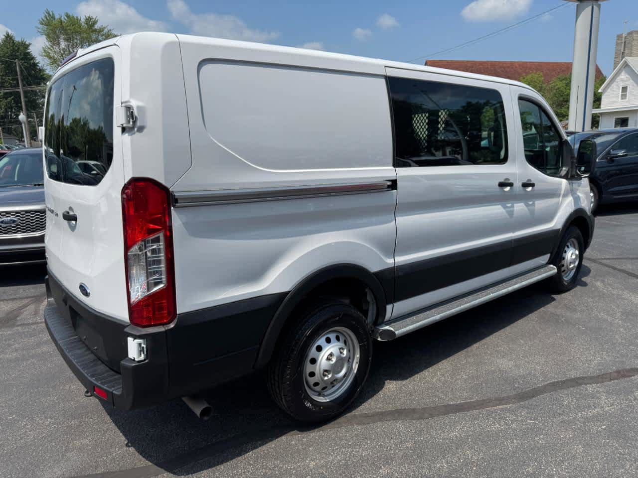 Used 2023 Ford Transit 250 Low Roof AWD w/ Exterior Upgrade Package image 31