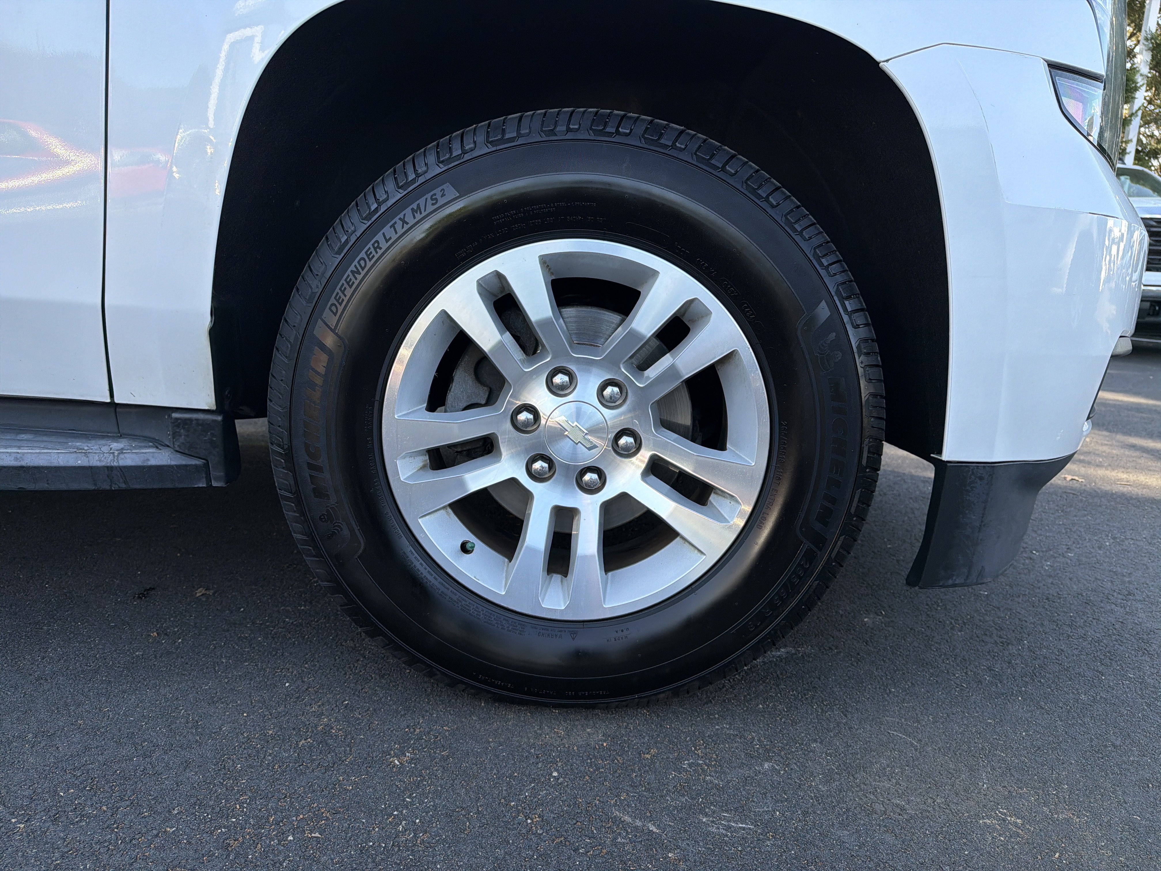 Used 2019 Chevrolet Suburban LT AWD/4WD image 13