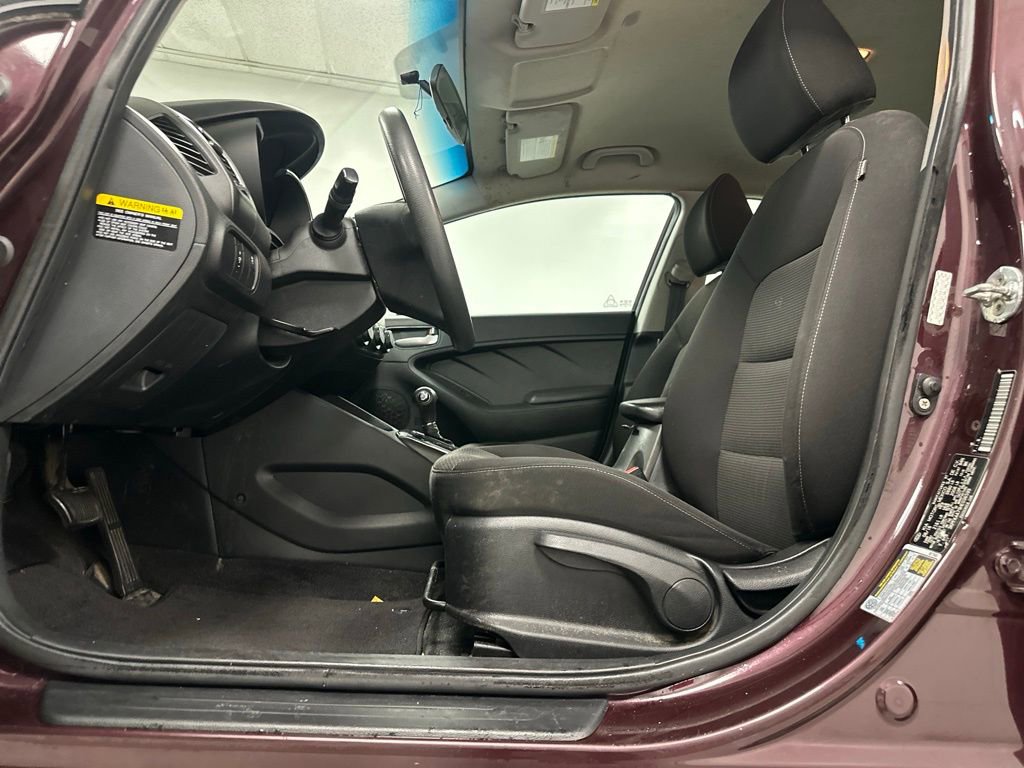 Used 2017 Kia Forte LX image 16