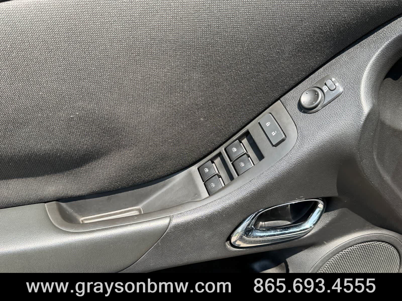 Used 2015 Chevrolet Camaro LT RWD image 15
