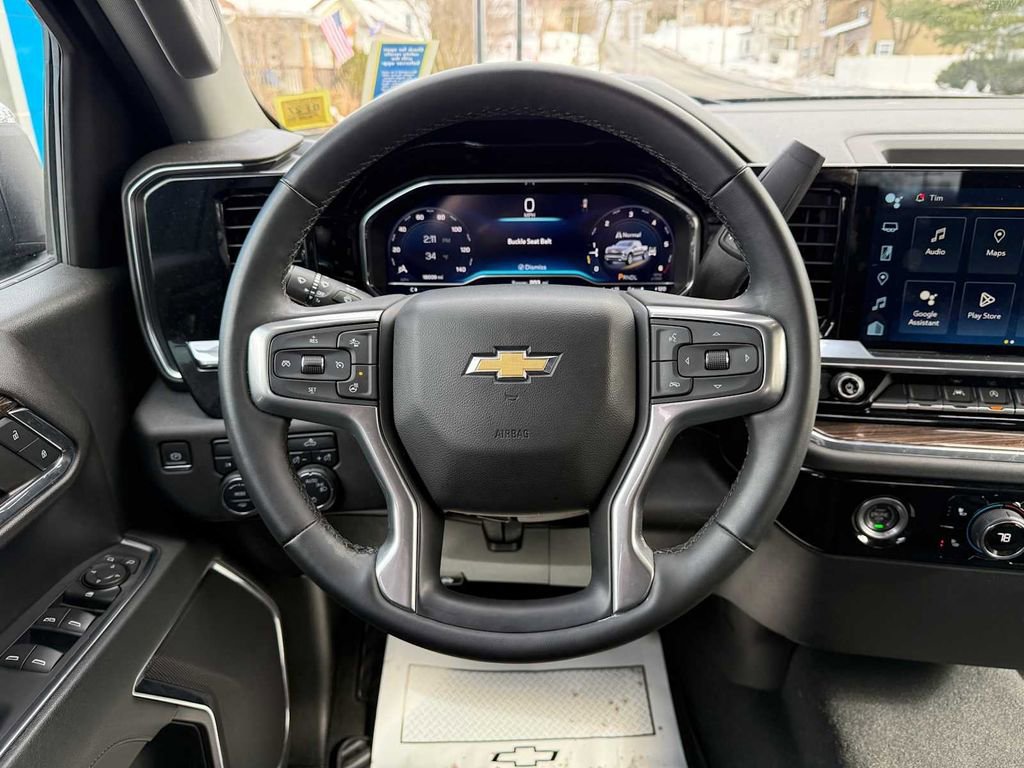 Used 2024 Chevrolet Silverado 1500 LT image 44