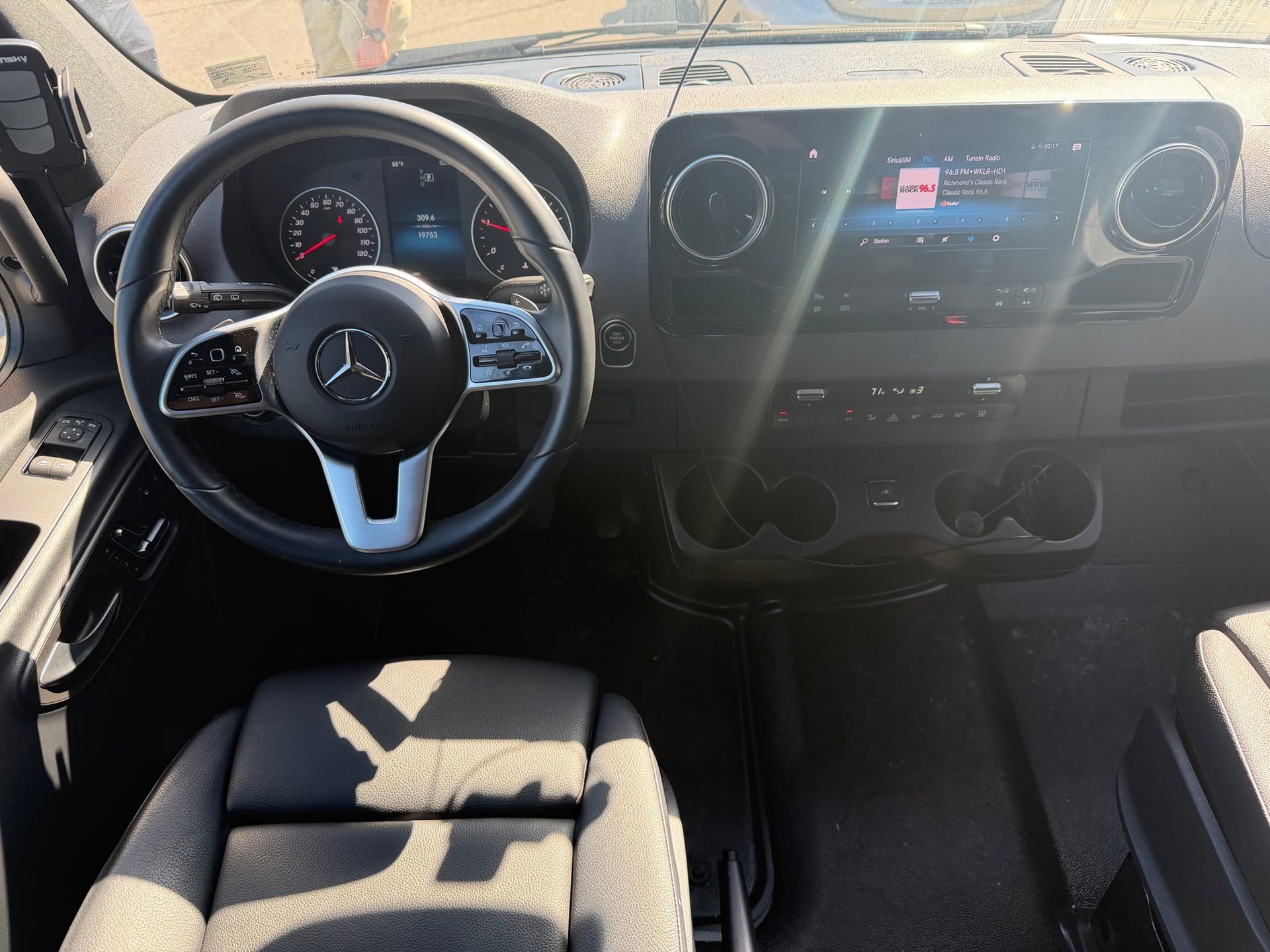 Used 2024 Mercedes-Benz Sprinter 2500 image 7