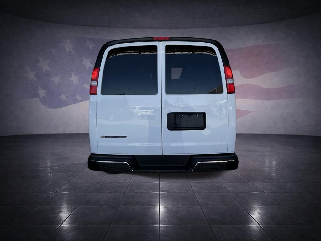 Used 2024 Chevrolet Express 3500 LT w/ LT Preferred Equipment Group image 4