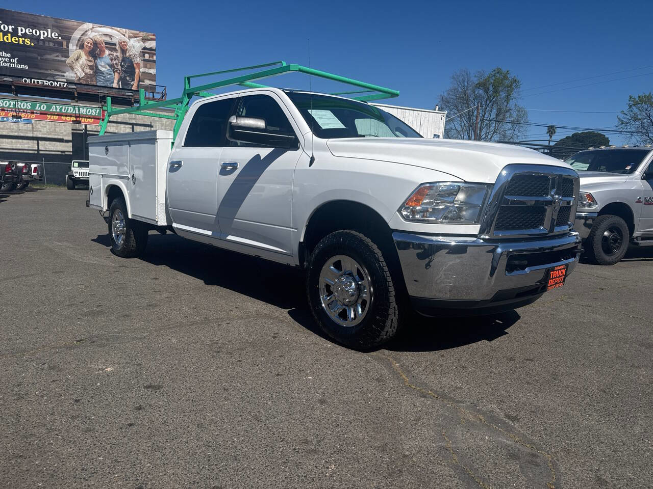 Used 2017 RAM 3500 SLT AWD/4WD image 4