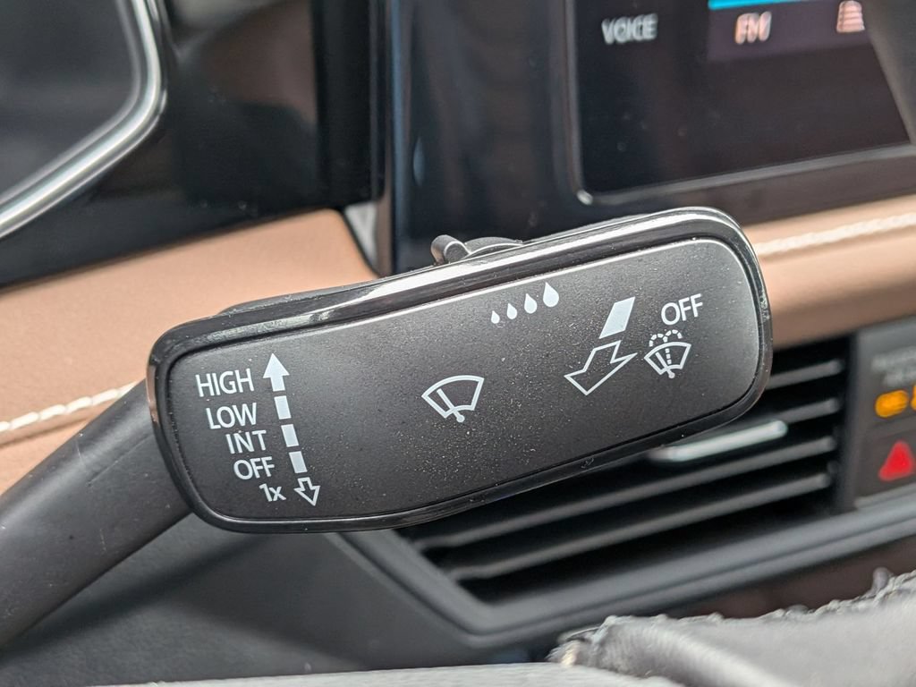 Used 2025 Volkswagen Jetta SEL FWD image 23