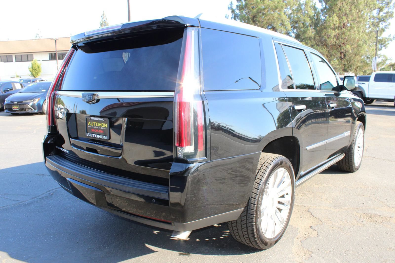 Used 2016 Cadillac Escalade Platinum AWD/4WD image 40