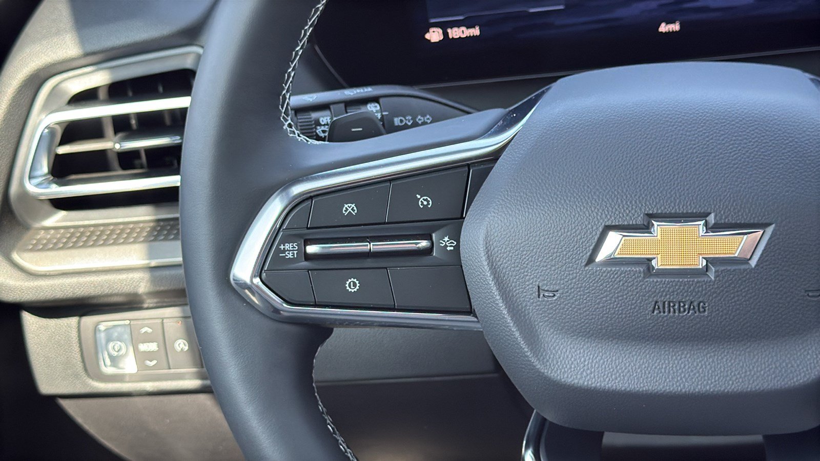 New 2026 Chevrolet Traverse LT FWD image 19