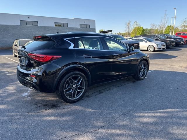 Used 2018 INFINITI QX30 Premium w/ Navigation Package image 4