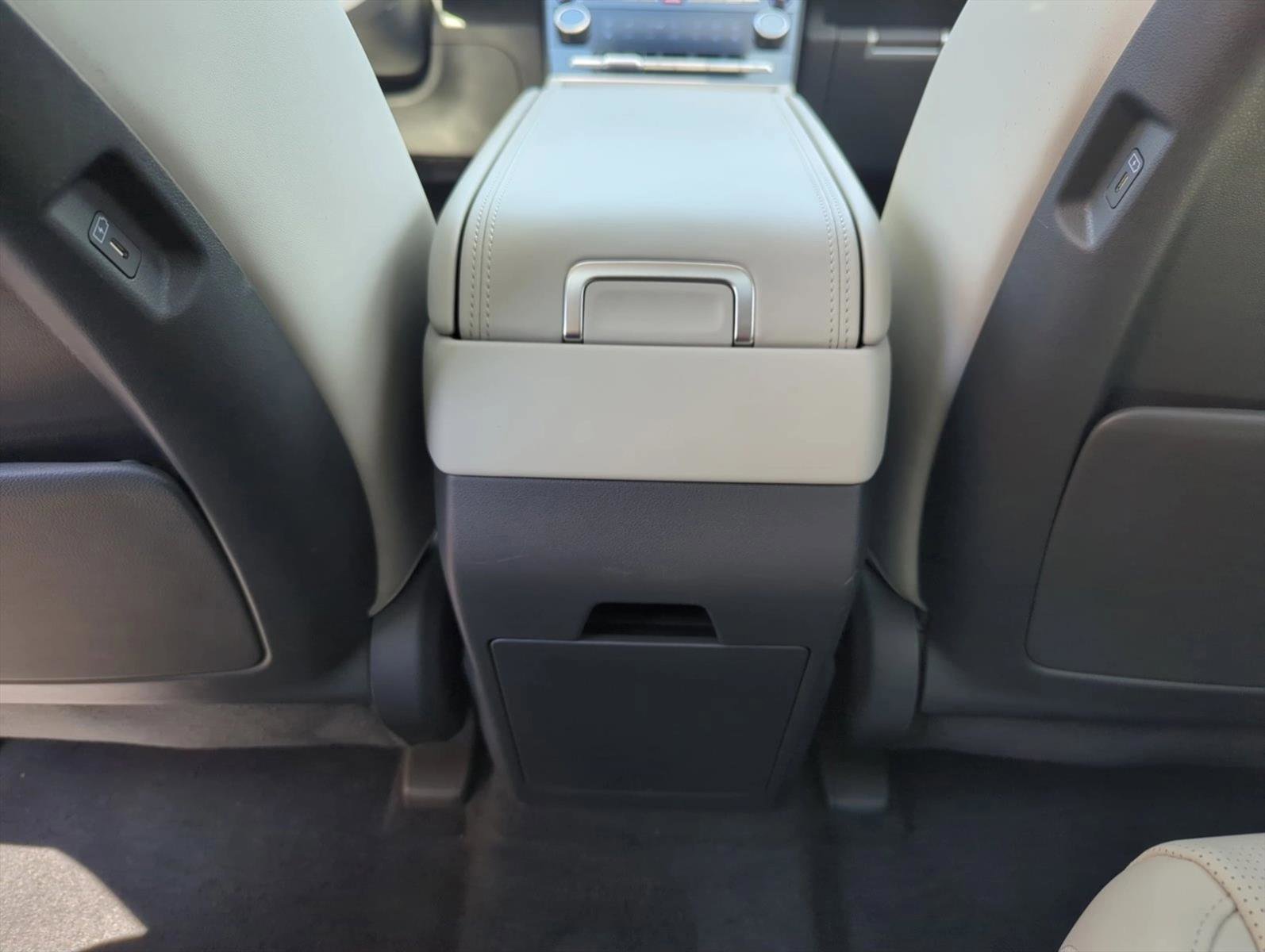 Used 2025 Hyundai Santa Fe Calligraphy FWD image 23