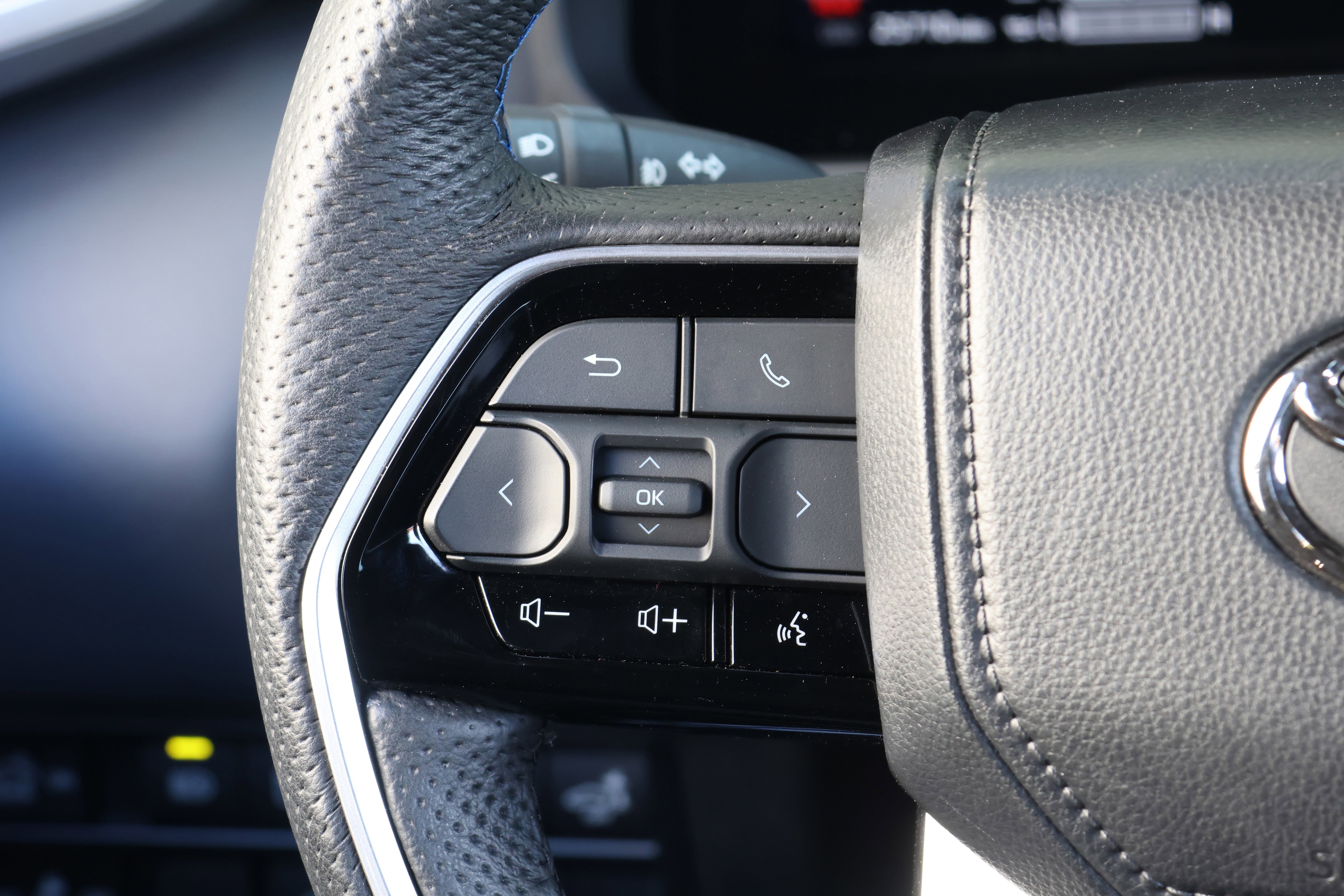 Used 2023 Toyota Tundra Platinum image 18