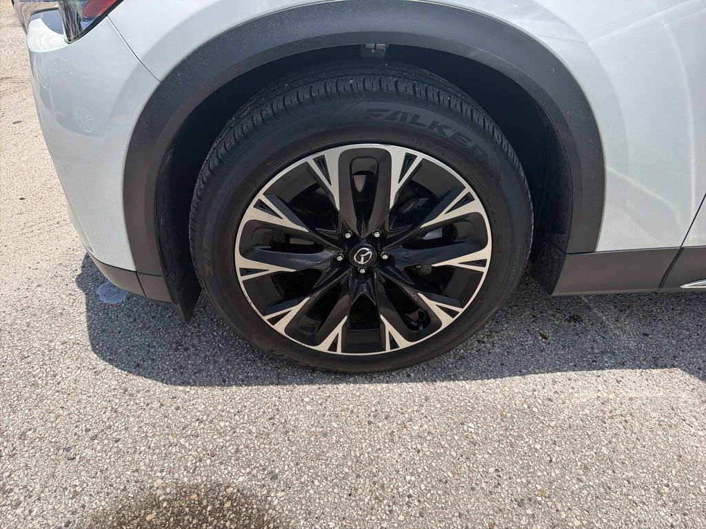 Certified 2024 MAZDA CX-90 Plug-In Hybrid w/ Premium Pkg AWD/4WD image 4