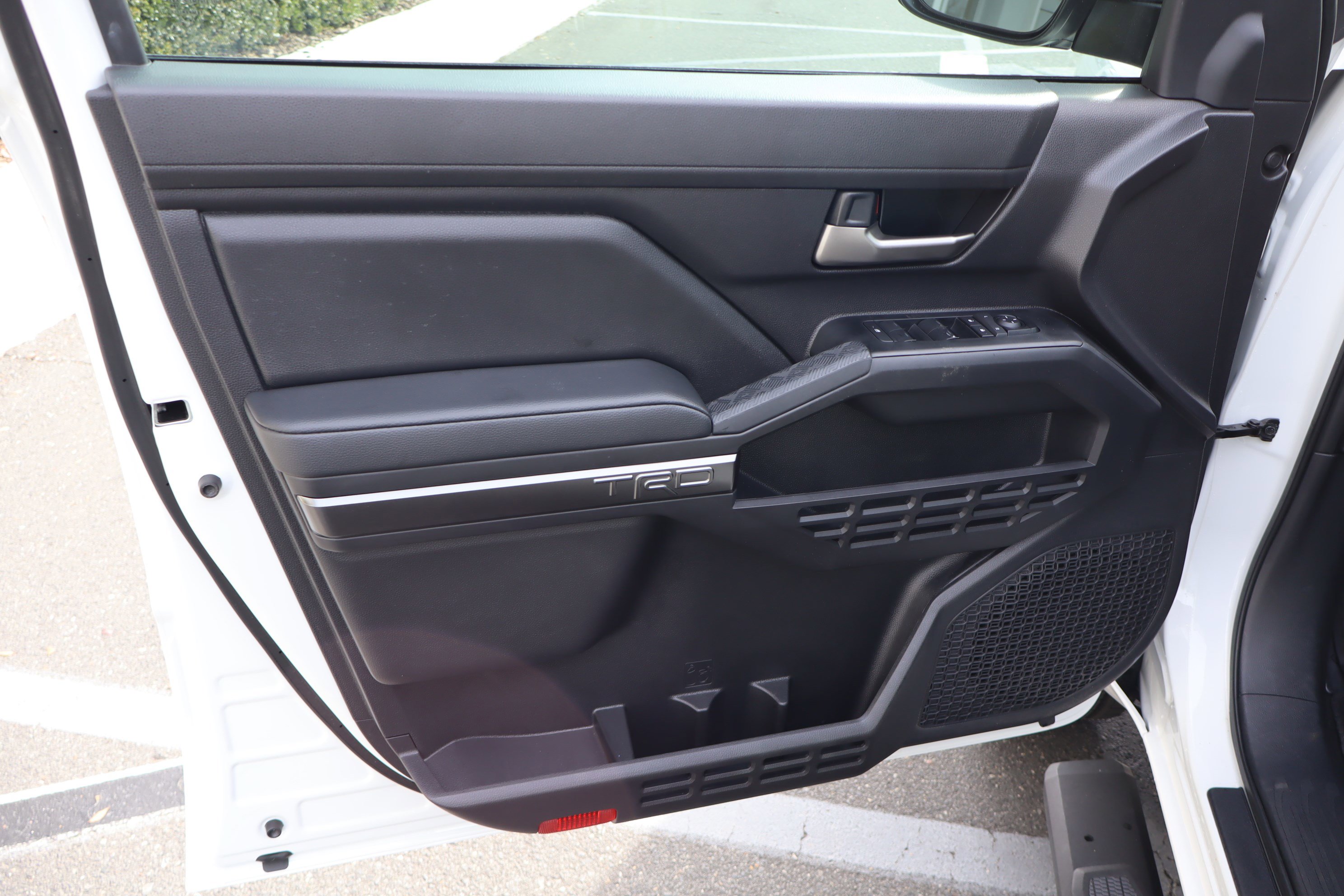 Used 2025 Toyota Tacoma TRD Sport image 19