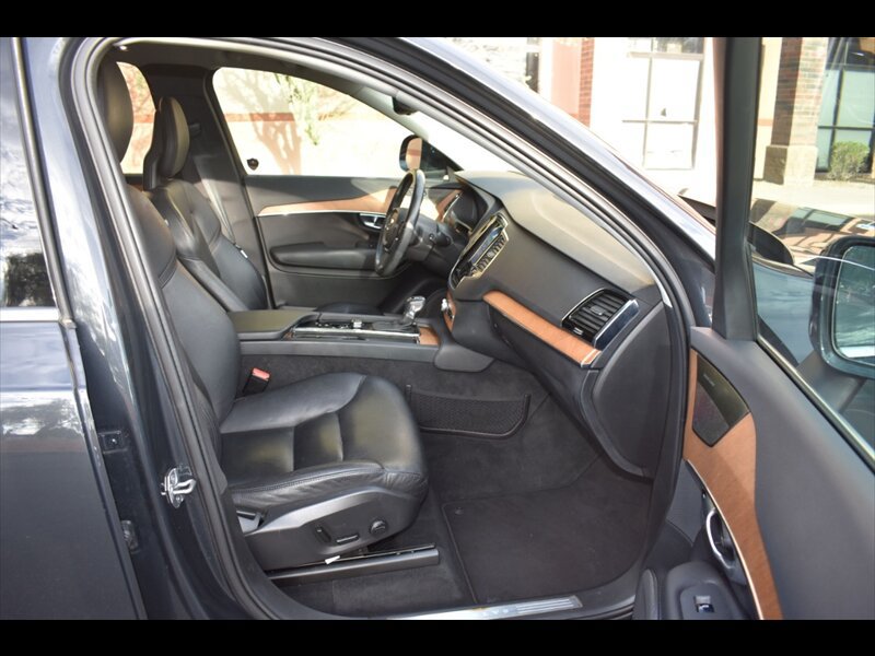 Used 2021 Volvo XC90 T6 Momentum w/ Advanced Package AWD/4WD image 35