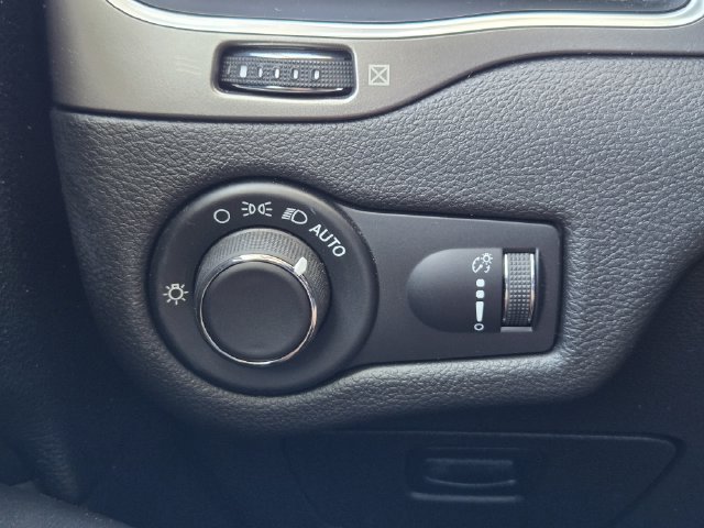 Certified 2021 Jeep Cherokee Latitude AWD/4WD image 29