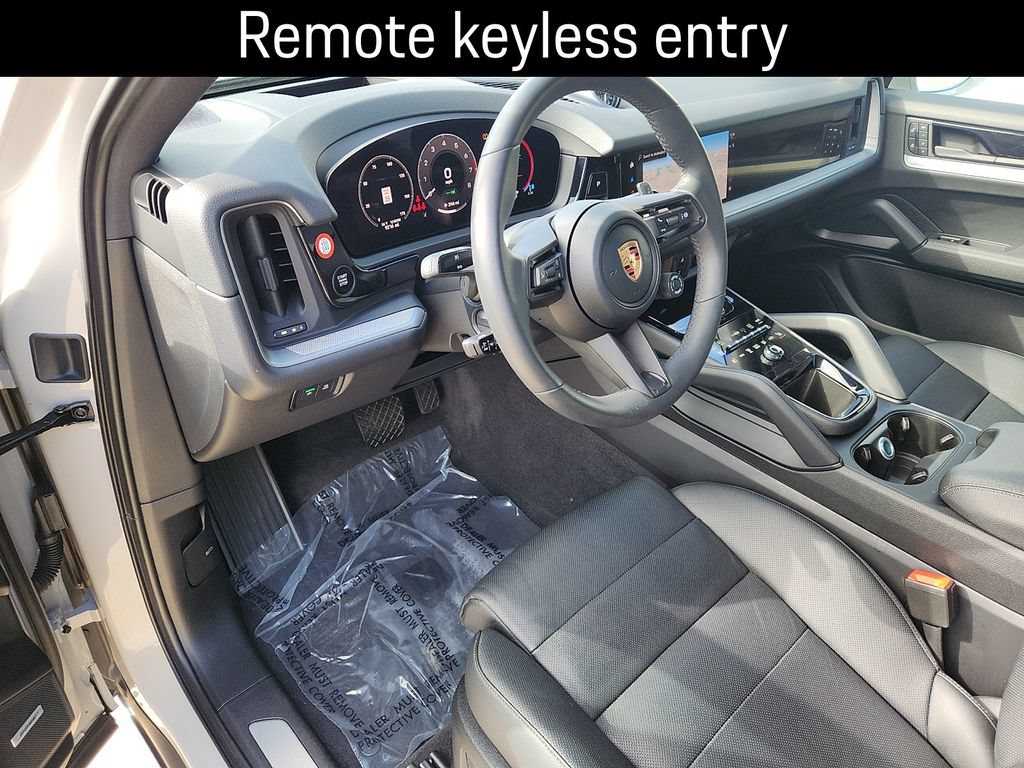 Certified 2025 Porsche Cayenne E-Hybrid AWD/4WD image 4
