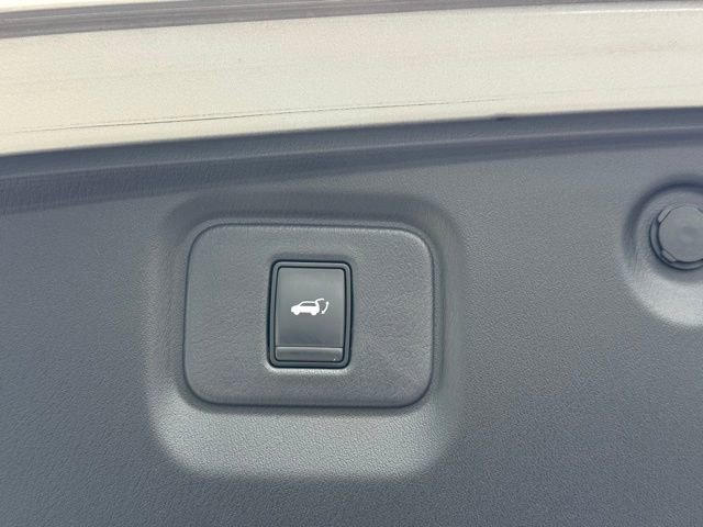 Used 2017 Nissan Pathfinder Platinum w/ Cargo Package image 20