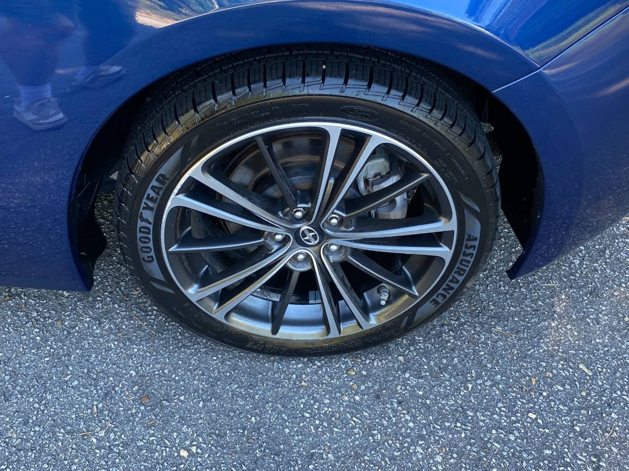 Used 2015 Scion FR-S RWD image 9