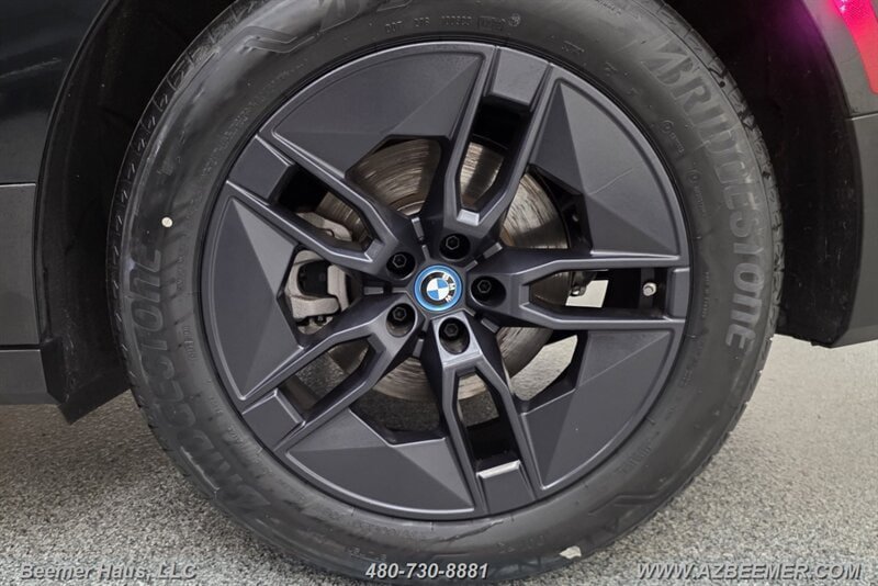 Used 2024 BMW iX xDrive50 AWD/4WD image 34