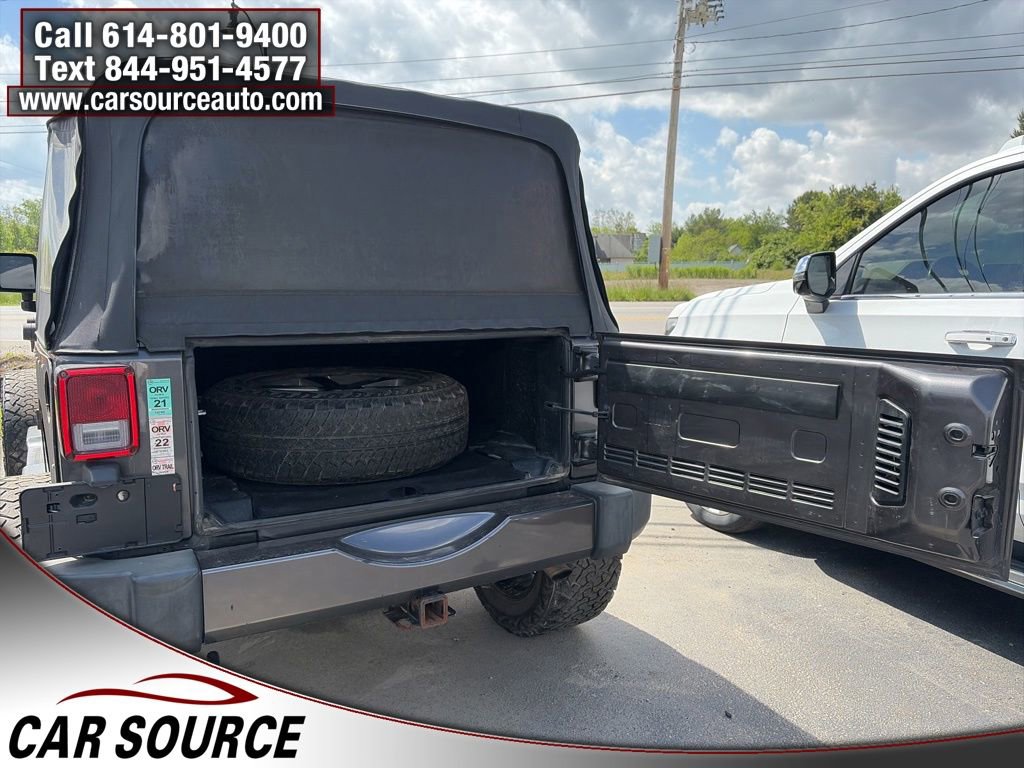 Used 2017 Jeep Wrangler Unlimited Sahara w/ Connectivity Group AWD/4WD image 7
