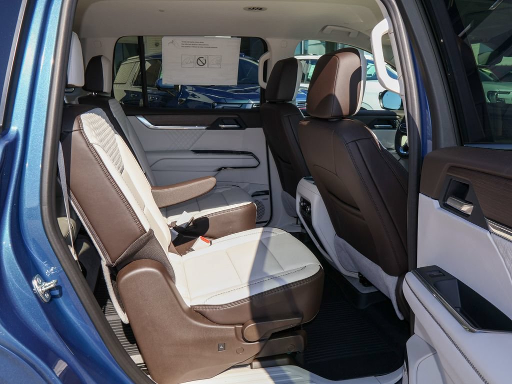 New 2026 GMC Acadia Denali w/ Super Cruise Package AWD/4WD image 37