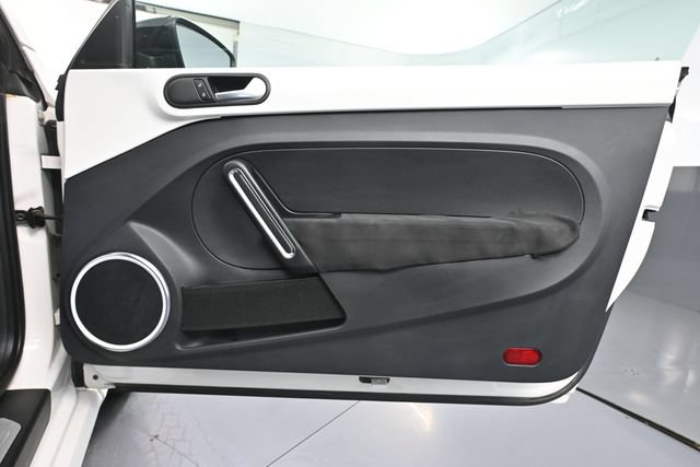 Used 2012 Volkswagen Beetle 2.0T FWD image 29
