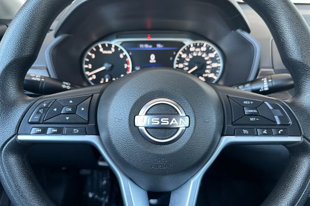 Used 2025 Nissan Altima 2.5 SV FWD image 19